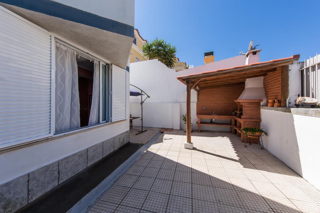 HomeySuite in Estoril Beach Apartment Exterior foto